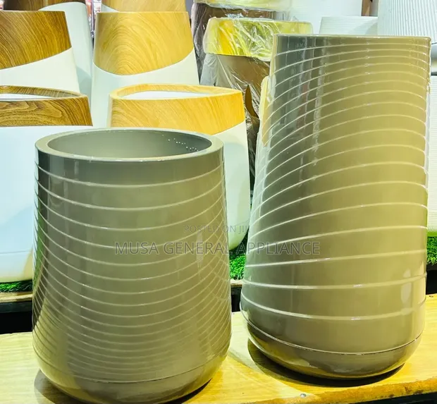 Ribbed Grey Plastic Flower Pots - 1