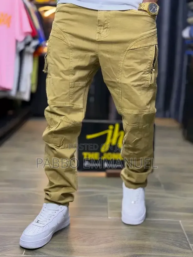 Men's Louis Vuitton Cargo Pants - 1