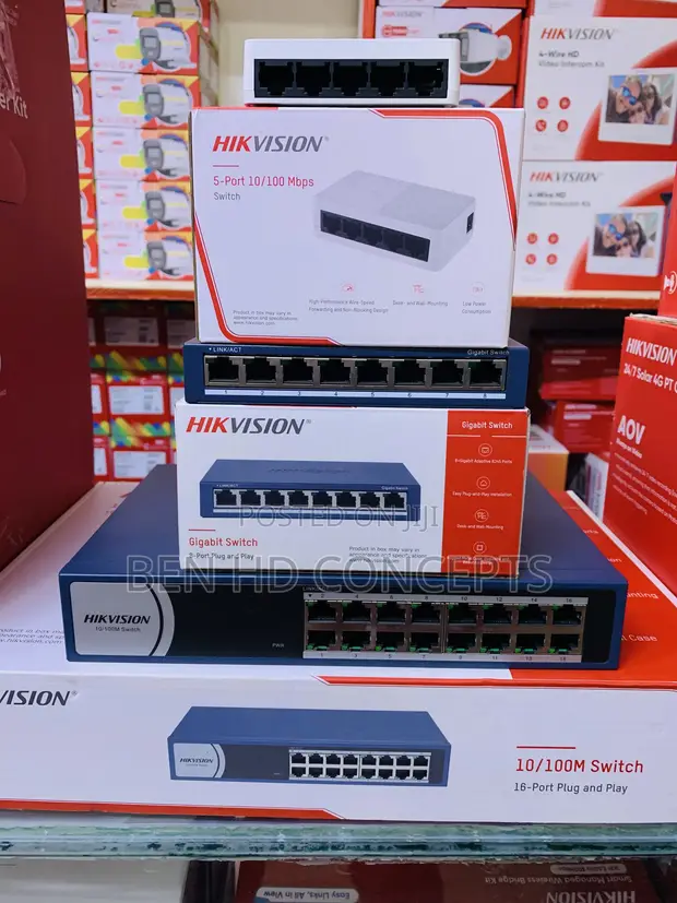 Hikvision PoE Gigabit Network Switch DS-3E1518P-EI/M - 1