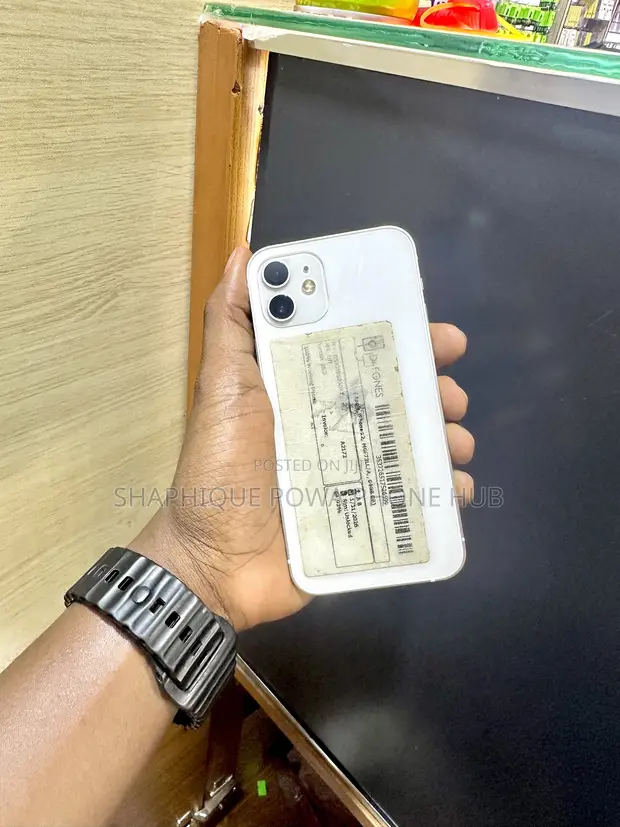 Apple iPhone 12 64GB White - 1