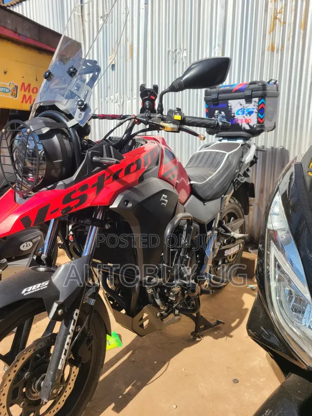 Suzuki V-Strom 250 Adventure Bike (2018) - 1