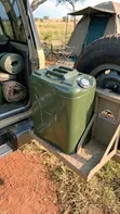 30L Heavy-Duty Metal Fuel Jerry Can with Flexible Sprout - 5