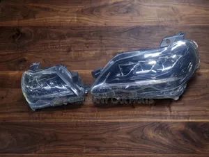 Brand New Aftermarket Headlights for Toyota Mark X (2005)