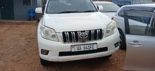 Toyota Land Cruiser Prado 2010 White - 1