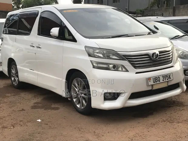 Toyota Vellfire 2009 White - 1