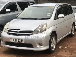 Toyota Isis 2008 Silver