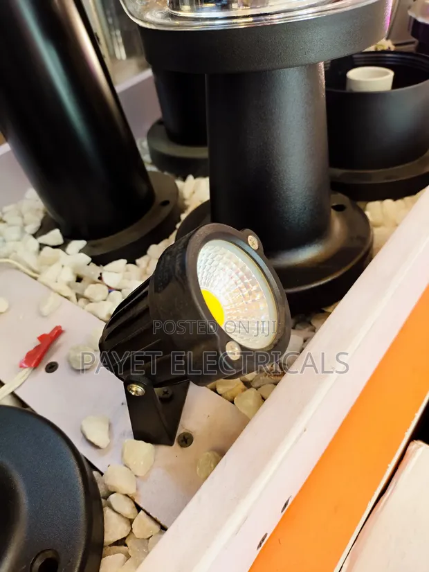 Simple Outdoor Garden Light - 1