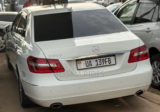 Mercedes-Benz E300 2012 White - 1