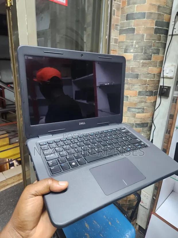 Dell Latitude 3300 Laptop - 1
