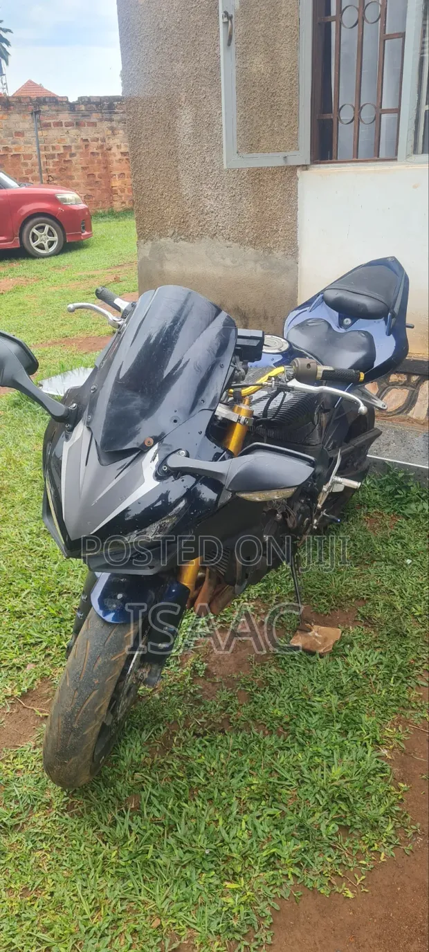 Yamaha R1 2012 Blue - 1