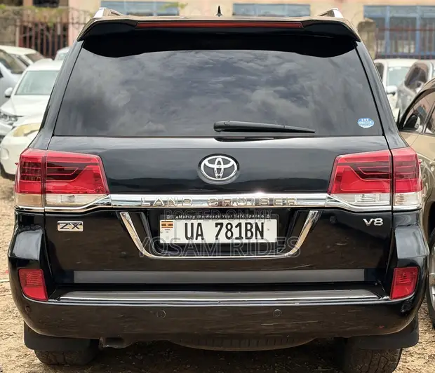 Toyota Land Cruiser 4.6 V8 ZX 2013 Black - 1