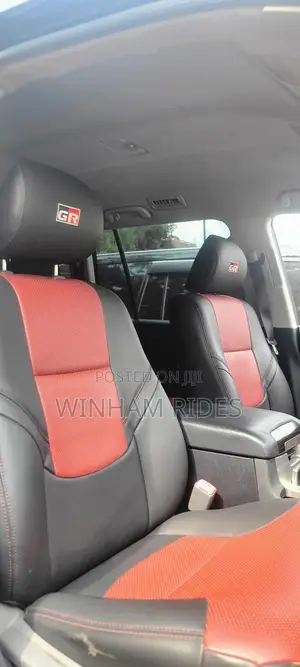 Land Cruiser V8 for Hire - Self-Drive or Chauffeur
