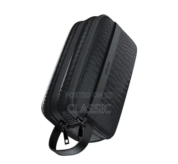 Green Lion Tirana Travel Pouch - 1