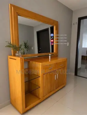 Mahogany Makeup Station - Brand New