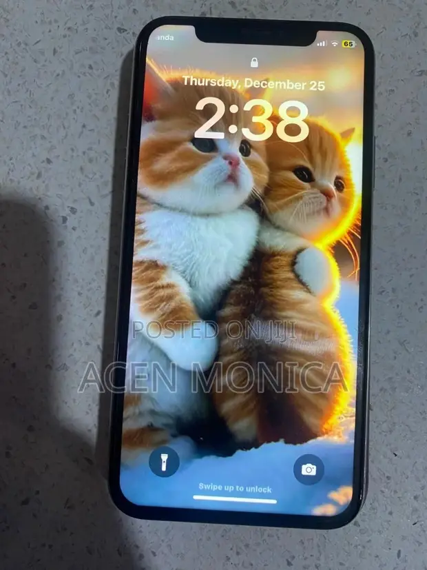 Apple iPhone X 256GB White - 1