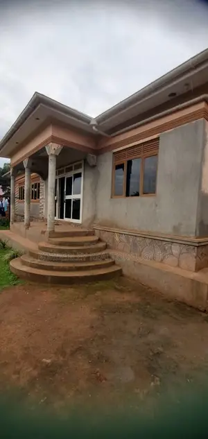 5 Bedroom House for Sale in Kawanda Town
