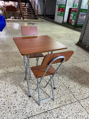 Reading Set Table with 2 Chairs