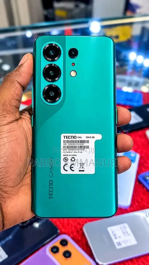 New Tecno Camon 50 Pro 256GB Green - 1