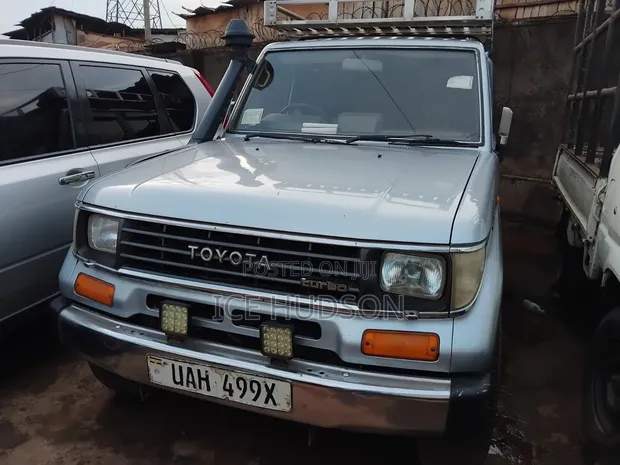 Toyota Land Cruiser Prado 1998 Gray - 1