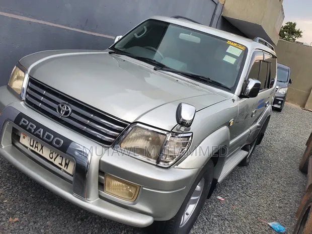 Toyota Land Cruiser Prado 2002 Silver - 1