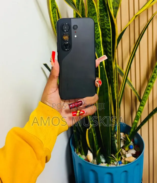 New Tecno Camon 50 Pro 256GB Black - 1