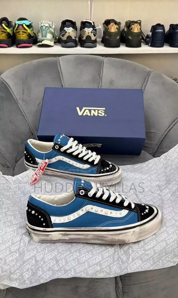 Vans Sneakers - 1