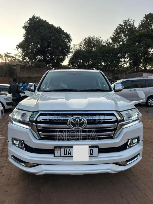 Toyota Land Cruiser Prado 2016 White - 1