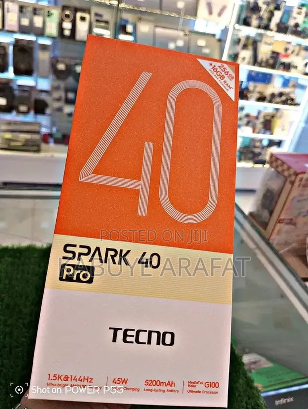 Tecno Spark 40 Pro 256GB White - 1