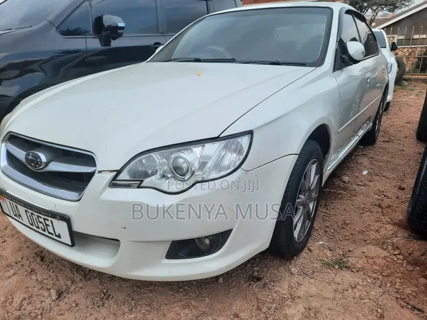 Subaru Legacy 2006 White - 1