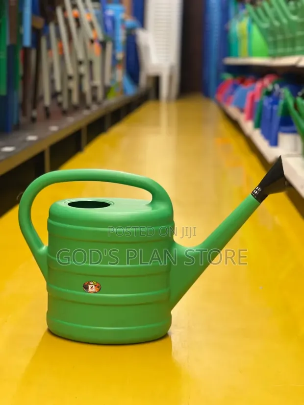 10L Large Capacity Plastic Watering Can - 1