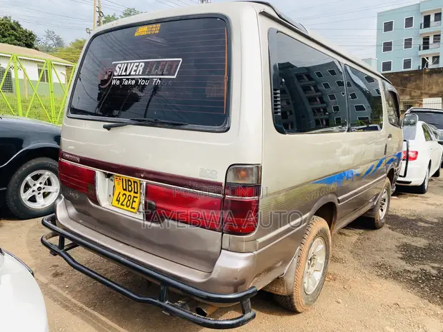 Toyota HiAce Super Custom 2001 Silver - 1