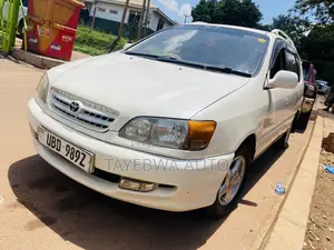 Toyota Ipsum 2000 - White