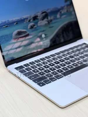 Apple MacBook Air 2023 M2 16GB RAM 512GB SSD