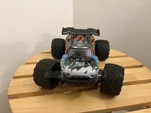 High-Speed 4WD Off-Road RC Racing Car