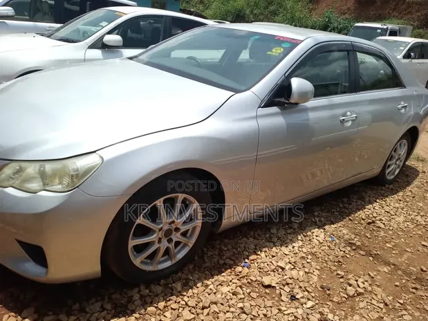 Toyota Mark X 2.5 AWD 2011 Silver - 1