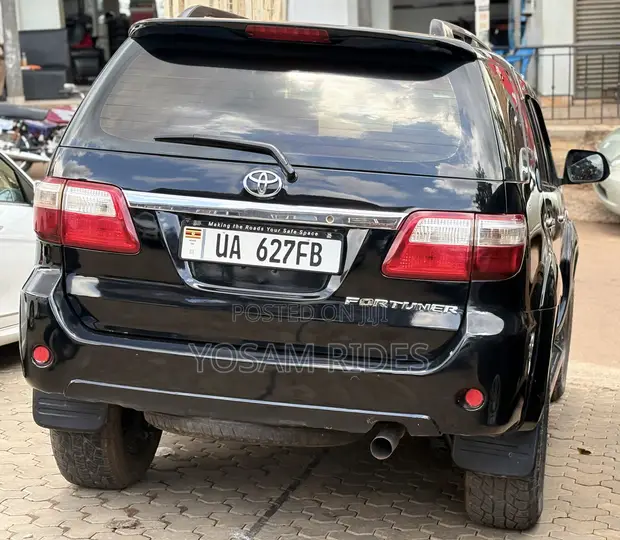 Toyota Fortuner 2.7 AWD 2014 Black - 1