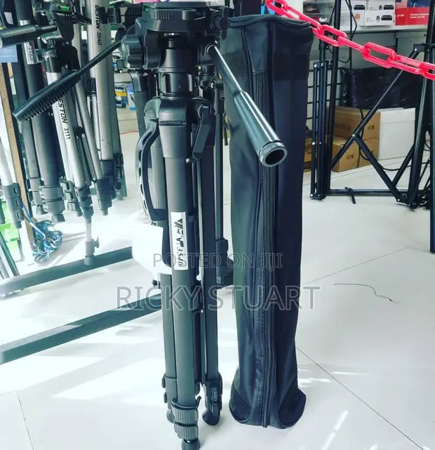 Weifeng WT-3540 Lightweight Tripod Stand - 1