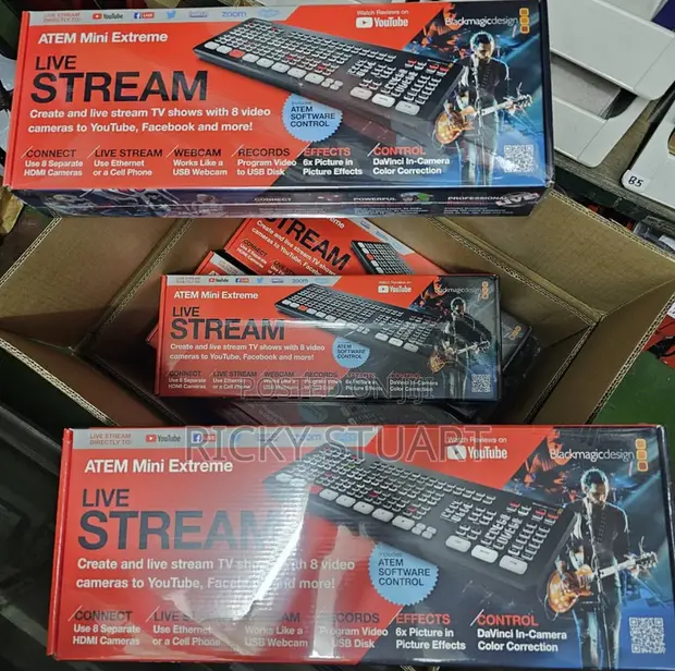 Blackmagic Design ATEM Mini Extreme Production Switcher - 1