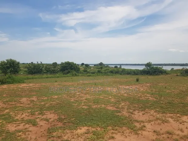 10 Acres Riverbank Land for Sale in Pakwach - 1