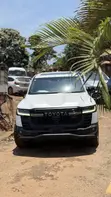 Toyota Land Cruiser LC300 GR Sport 2024 White - 5
