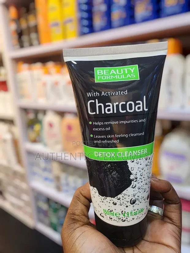 Beauty Formulas Charcoal Detox Cleanser 150ml - 1