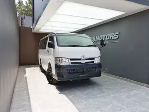 Toyota HiAce 2012 White