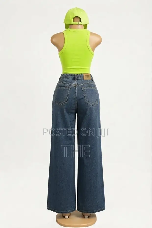 Chic Denim Set: Wide Leg Jeans with Neon Green Tank Top - 1