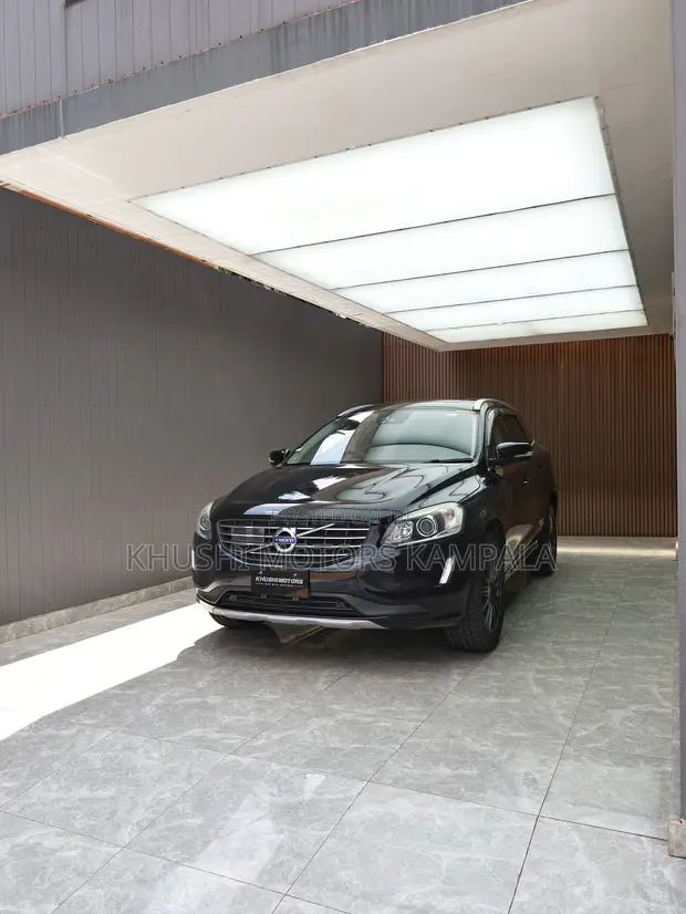 Volvo XC60 2017 Black - 1