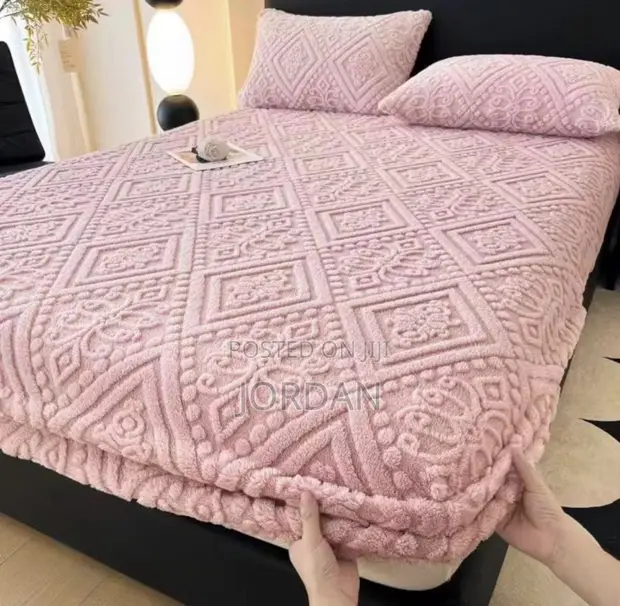 Velvet Mattress Covers with Pillowcases - 1