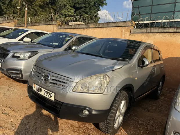 Nissan Dualis 2012 Silver - 1