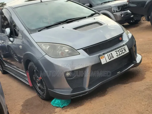 Mitsubishi Colt 2018 Gray - 1