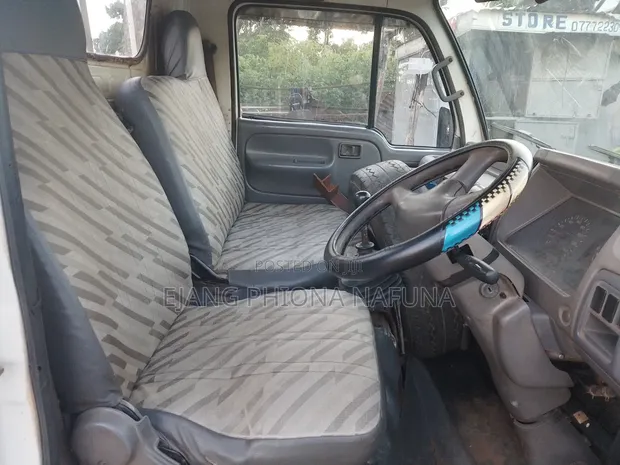 Nissan Atlas Mini Truck - 1