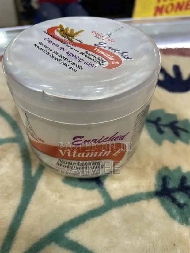 Enriched Vitamin Body Cream for Aging Skin - 1