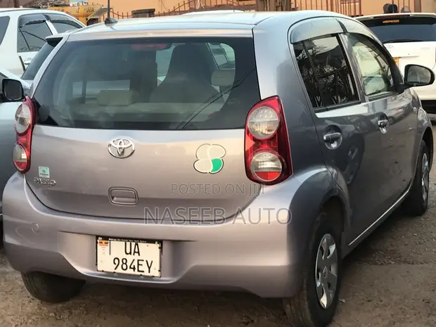 Toyota Passo 2010 Gray - 1